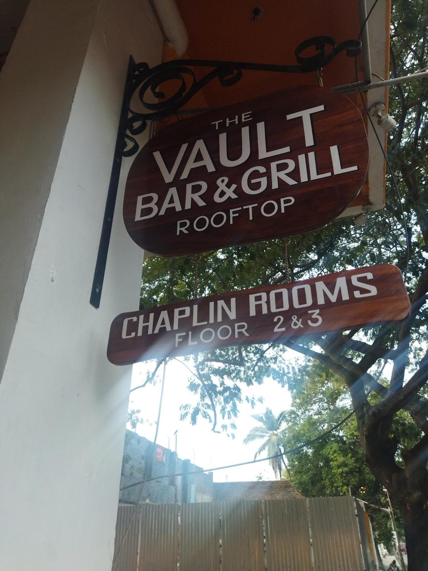 Chaplin Hotel Pondicherry Exterior foto